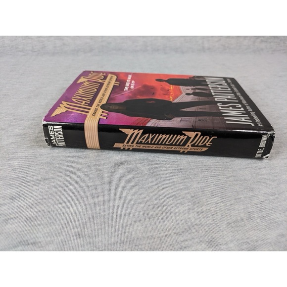 James Patterson: Maximum Ride #3- Saving the World and Other Extreme Sports - Picture 2 of 5